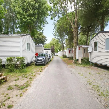 Mobile With Plancha & Pool Access Saint-Jean-de-Monts
