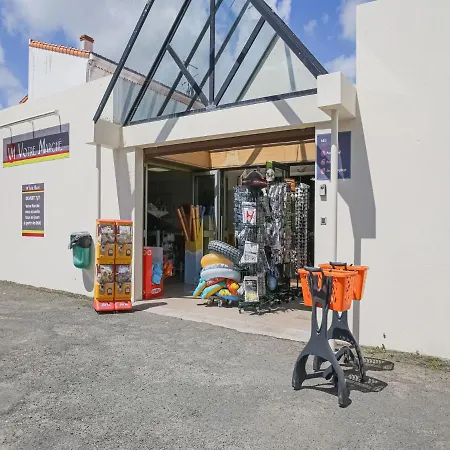 Mobile With Plancha & Pool Access Holiday home