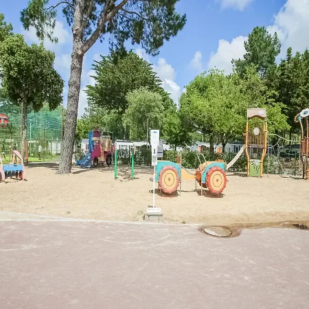 Mobile With Plancha & Pool Access Saint-Jean-de-Monts
