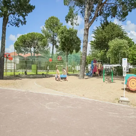 בית נופש Mobile With Plancha & Pool Access