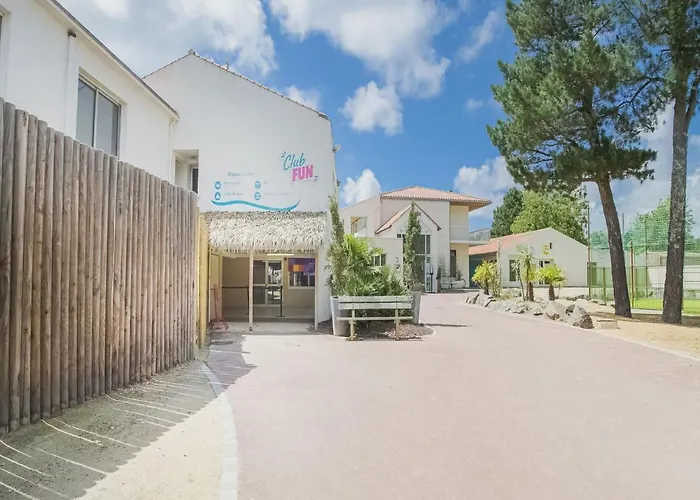 Mobile With Plancha & Pool Access *