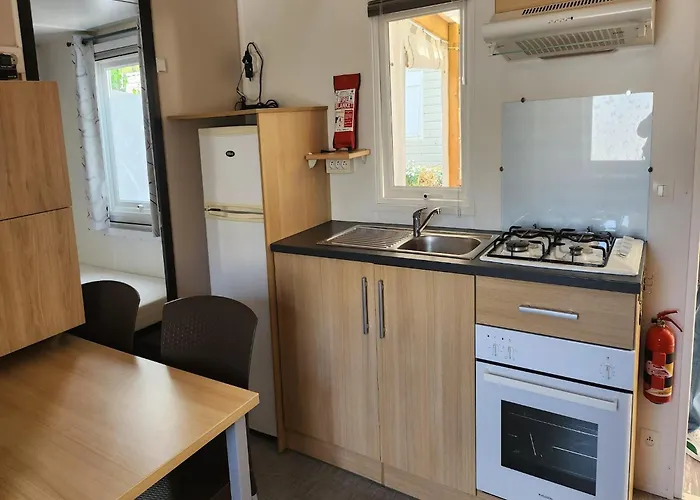 בית נופש Mobile With Plancha & Pool Access